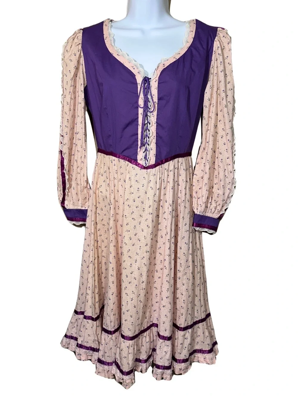 Vintage 70s Floral Calico Prairie Dress Lace Up Pink Purple Gunne Style Small